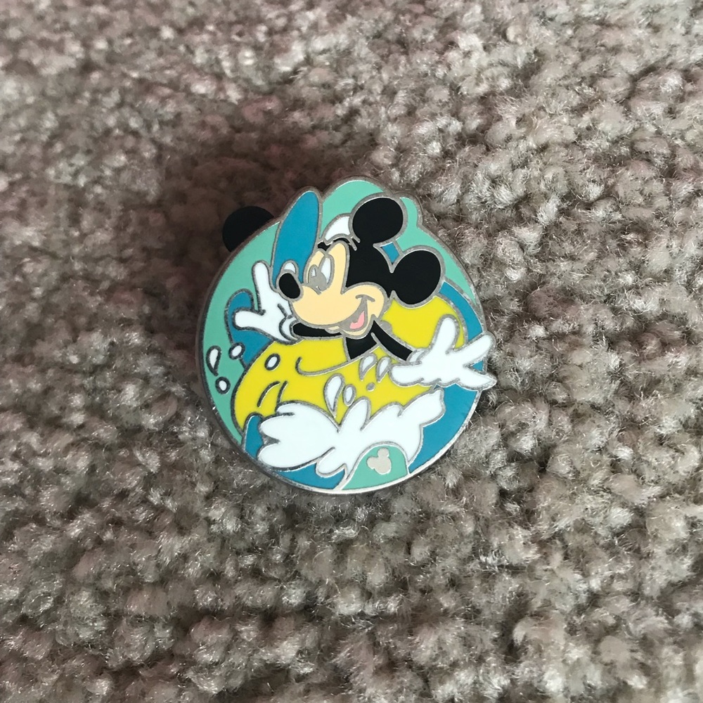 Disney Pin - Hidden Mickey